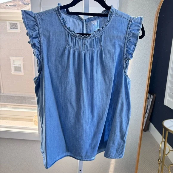 Old Navy denim sleeveless tank. Size Large - Picture 1 of 8